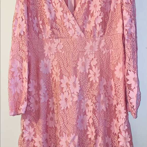 Beautiful pink lace dress - Picture 4 of 10